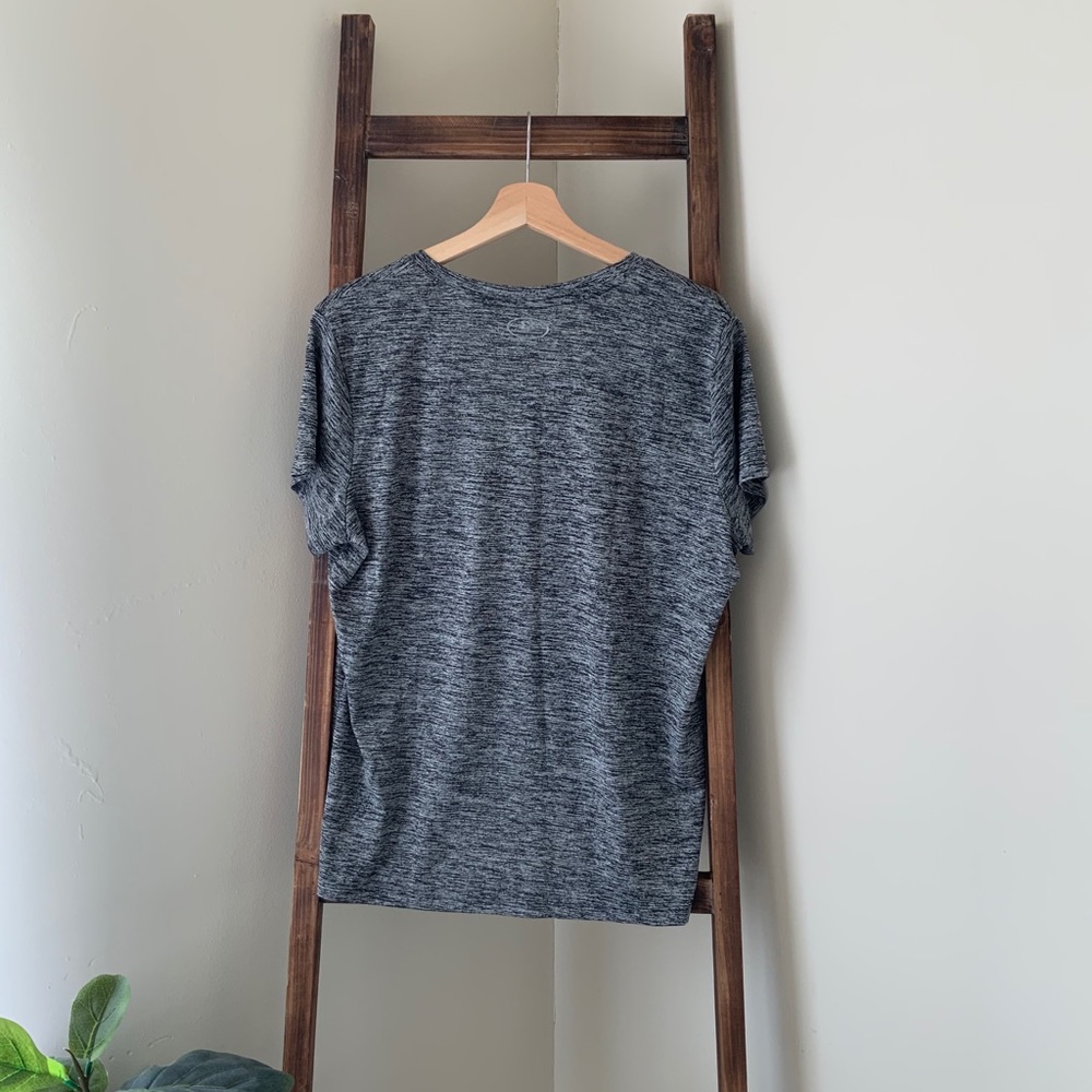 Under Armour Women’s Large Short Sleeve - Picture 2 of 7
